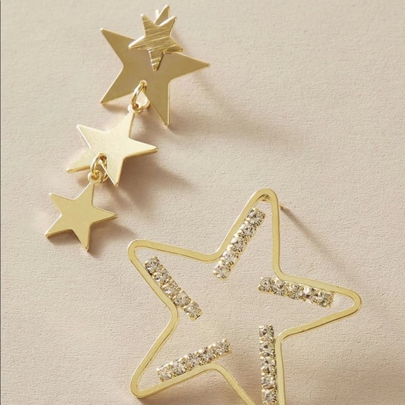 🆕 Mismatched Star Earrings - Picture 2 of 4